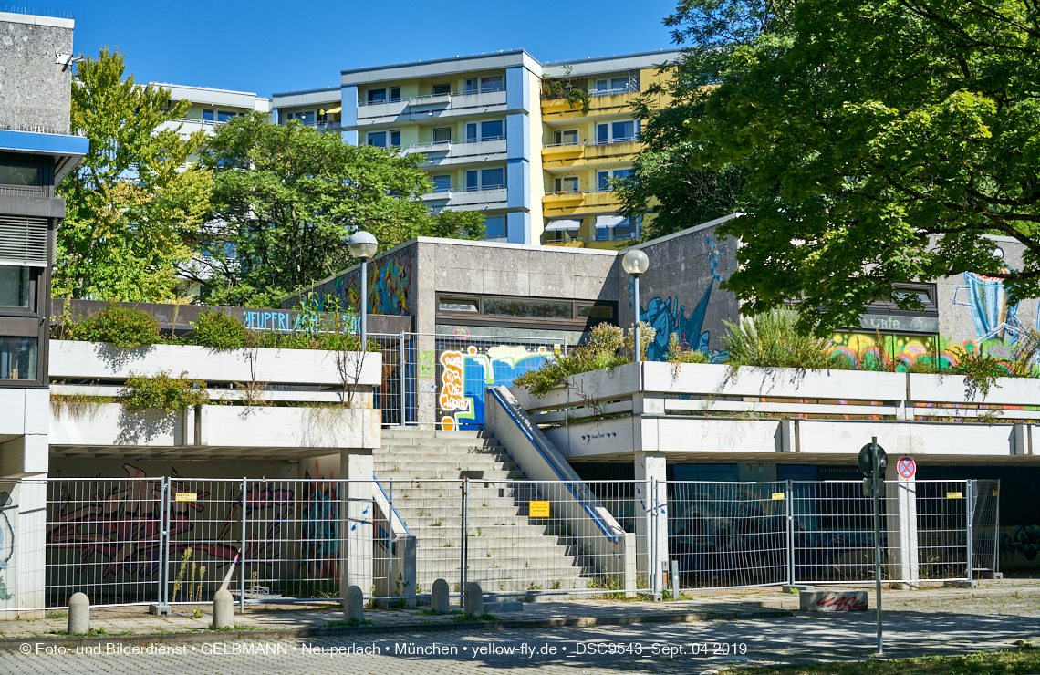04.09.2019 - Einkaufs- und Wohnzentrum Quiddestraße in Neuperlach